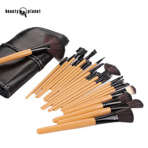 Ensemble de pinceaux de maquillage Beauty Plane 18 pièces, blush, marque privée, poils synthétiques de haute qualité, pinceau plat, pinceau éventail, pinceau pour les yeux, pinceau pour le fond de teint - Product Image 1