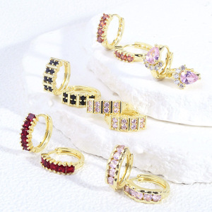 Pendientes de <span class=keywords><strong>Aro</strong></span> Huggie de Lujo con Circones Negros, Rojos y Rosas, Chapados en Oro de 14K, Joyería Atemporal, Pendientes Elegantes para Ocasiones Formales - Product Image 1