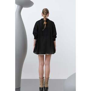 เสื้อเชิ้ตแขนยาวลายทางสุดหรูสำหรับผู้หญิง - สวมใส่สบาย เหมาะสำหรับใส่ทำงานและลำลอง ดีไซน์สีดำคลาสสิก - Product Image 4