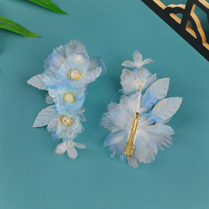 Pince à cheveux en soie bleue dégradée, style ancien, faite à la main, design original, collection automne 2025, accessoire de coiffure Hanfu, fleur perforée - Product Image 3