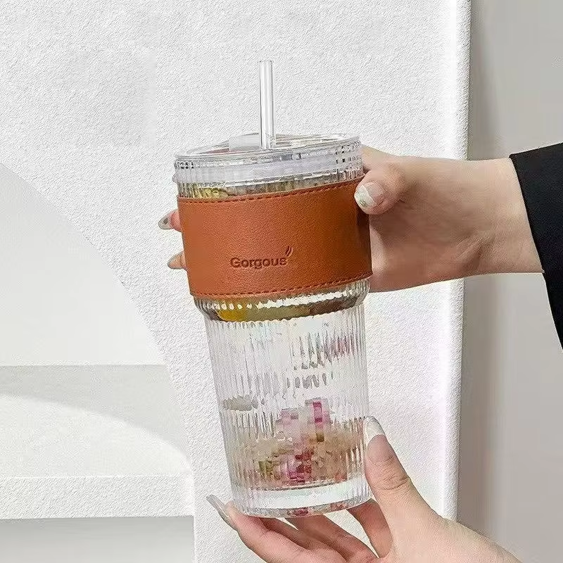 600ml cup + lid + straw + cup sleeve (press cup)