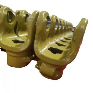 Junta universal agrícola de 3/4" DD cromada 6/8 RA2 39*118 27*70 con extremo triangular para horquilla de toma de fuerza - Product Image 4