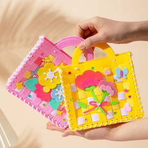 Kit de Costura Artesanal para Niñas de Preescolar de 3 a 8 Años, Bolsa de Fieltro para Manualidades DIY para Padres e Hijos - Product Image 4