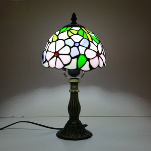 Hot Selling Tiffany Style Table <strong>Lamp</strong> <strong>Stained</strong> <strong>Glass</strong> Daisy Flower Pattern Desk <strong>Lamp</strong> <strong>Shade</strong> - Product Image 2