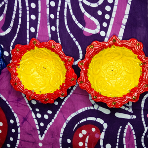 Lámpara de Aceite Diya de Arcilla India Hecha a Mano, Ecológica, Colores Personalizados, para Navidad, Diwali, Festivales, Ceremonias Religiosas, Venta al Por Mayor - Product Image 1
