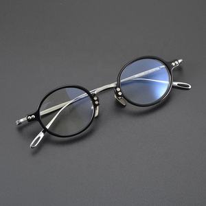 إطار نظارات من التيتانيوم الخالص عالي الجودة ياباني من المصنع إطار دائري للرجال بشعار مخصص إطار بصري للنساء من المصنع - Product Image 2