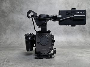 Cámara de Cine Profesional Sony FX6 4k 120P Usada, Cámara Digital de Fotograma Completo - Product Image 3