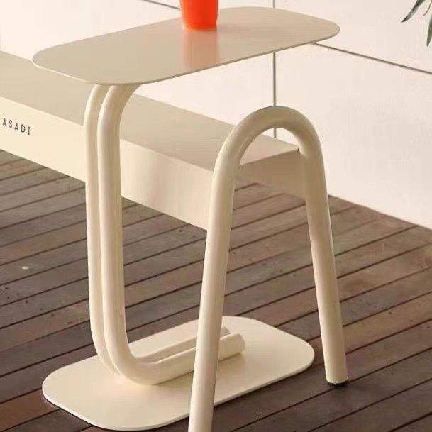 Petite table carrée