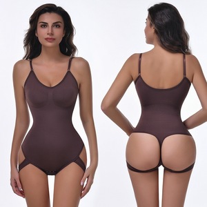 Body modellante senza cuciture da donna, contenitivo per pancia e vita, con effetto push-up per glutei, modello a perizoma con spalline regolabili - Product Image 1