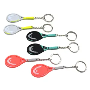 Özelleştirilmiş sert yüzer PVC anahtarlık tenis topu raketi anahtarlık spor Mini tenis raketi fantezi PVC anahtarlık