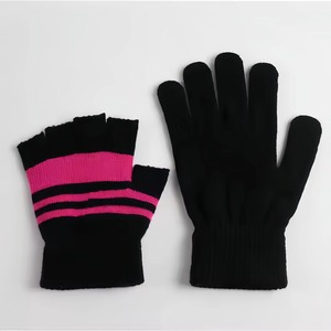 Gants d'hiver chauds en polyester jacquard personnalisés et économiques YJ025 pour femmes, gants tricotés d'hiver pour extérieur, couleur unie, personnalisables. - Product Image 5