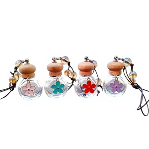 New Arrival Flat Round Shape Car Perfume Pendant Colorful Daisy Essential Oil Aroma <b>Diffuser</b> <b>Bottle</b> - Product Image 2