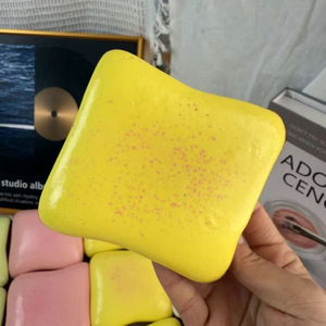 Juguete Antiestrés de Goma Suave Realista con Forma de Tostada de Crema, Colores Surtidos, de Levantamiento Lento, el Más Vendido - Product Image 3