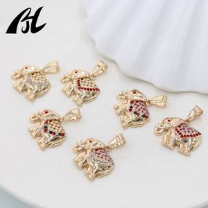 Унисекс 18 карат позолоченный слон кулон трехцветные драгоценные камни округлые религиозный символ из металлического сплава - Product Image 3