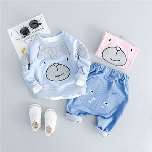 Conjunto Deportivo para Niños Pequeños, Camiseta con Estampado 3D de Manga Larga en Turquía y Pantalones Cargo Azul Marino - Product Image 2