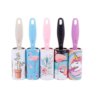 Rodillo Quitapelusas Multifuncional Colorido A2669 con Mango de Color, Cepillo para Quitar Polvo y Pelusas de 60 Tiras, Hecho de Plástico Duradero - Product Image 1