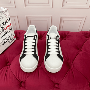 Chaussures décontractées Gabbna pour hommes et femmes, tendance mode, style dad shoes classique, graffiti, semelle plate, contraste noir et blanc. - Product Image 1