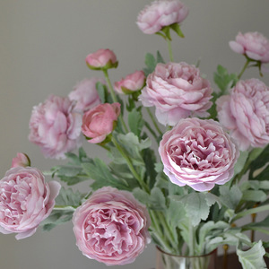 Venta Directa de Fábrica, Flores Artificiales de Ranúnculo de Seda Flocada, Ranúnculos Blancos y Morados, Flores de Boda Color Borgoña - Product Image 1