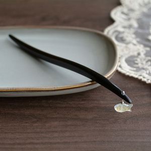 Horquilla de madera de ébano chino y sándalo con diseño de pez, estilo vintage, horquilla vibrante con movimiento, horquilla tipo palillo, palillo para el cabello - Product Image 3