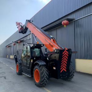 Manipulador Telescópico TH1440 Shanneng de 14 m, Montacargas con Pluma Telescópica de 4 Toneladas de Capacidad, Grúa Manipuladora con Motor Cummins de 92 kW de Potencia - Product Image 4