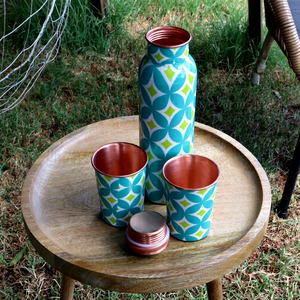 Bouteille d'eau en cuivre en gros, faite à la main, en cuivre pur, bouteille ayurvédique, personnalisation de la marque, réutilisable, pour les voyages et les activités de plein air - Product Image 1