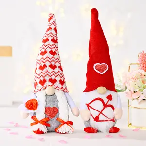 Idee regalo di san valentino 2024 para mujer per le donne Gnome bambole di peluche con ornamenti regalo donna rosa e freccia di cupido