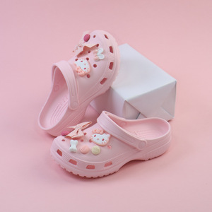 Sandalias Crocs para niñas de Hello Kitty, zapatos de playa de verano con suela blanda blanca para niños con decoraciones de dibujos animados - Product Image 3