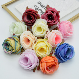 ดอกกุหลาบประดิษฐ์ Dongchen Crafts ขนาด 5.5 ซม. ดอกไม้ผ้าไหมสำหรับตกแต่งงานแต่งงาน ของตกแต่งบ้าน อุปกรณ์ประกอบฉากสำเร็จการศึกษา - Product Image 1