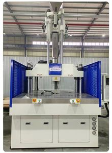 Máquina de Moldeo por Inyección de Plástico Vertical Pequeña Totalmente Automática para Productos Electrónicos - Product Image 5