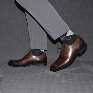 Chaussures habillées décontractées pour hommes en cuir de vachette faites à la main, à bout pointu, respirantes, antidérapantes et à lacets, idéales pour le bureau et les occasions professionnelles, grandes tailles - Product Image 4