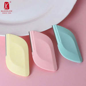 Ensemble de rasoirs à sourcils en acier inoxydable de précision pour le <span class=keywords><strong>visage</strong></span> et le <span class=keywords><strong>dermaplaning</strong></span>, <span class=keywords><strong>rasoir</strong></span> de sécurité pour les soins personnels des femmes - Product Image 6