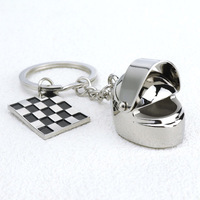 Porte-clés Casque de Course Créatif 3D F1 Drapeau Damier Noir et Blanc en Alliage de Zinc Modèle X-737 Pendentif de Sac