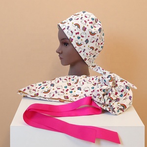 Bonnets de chirurgien en soie blancs avec motif de chaton, logo personnalisé, bonnets de chirurgien en coton tissé pour usage hospitalier - Product Image 1