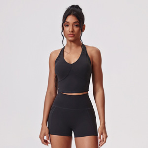 Conjunto de yoga de 2 piezas de nailon/spandex transpirable con cuello en V, cintura alta elástica y doble bolsillo, ideal para correr. - Product Image 2