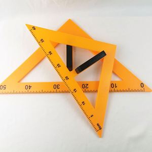 Reglas de Plástico Amarillas Triangulares Semicirculares Gigantes de Gran Tamaño para Profesores, con Asa para Dibujar - Product Image 3