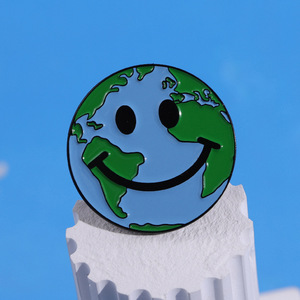 Nouvelle Broche Émail Visage Souriant Terre Écologique – Épinglette Planète Heureuse Sauvez la Planète – Mignonne Broche de Protection Environnementale – Badges - Product Image 2