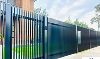 Clôtures et portails verticaux en aluminium à prix d'usine avec caractéristiques pour bétail et piscines, adaptés aux maisons