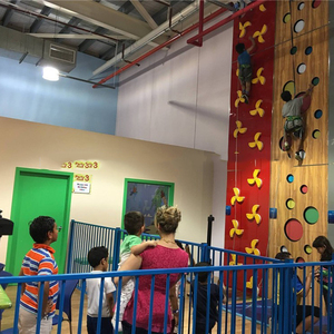 Murs d'escalade intérieurs et le mur d'escalade métro paroles par myle - Product Image 1