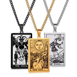 Tarotkarten-Halskette im Rider-Waite-Stil, Lasergraviert, Astrologie, Wahrsagerei, Magisches Amulett, Edelstahl-Schmuck für Damen und Herren - Product Image 1