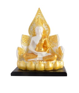 Statue de Bouddha en résine, design lotus doré et blanc, décoration spirituelle zen pour la maison, ornement de table d'intérieur, élégante pièce d'art pour le salon - Product Image 1