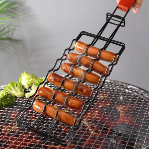 <span class=keywords><strong>Cesta</strong></span> de barbacoa de hierro forjado negro Jamón Salchicha Barbacoa Red Soporte para perros calientes Camping Barbacoa Herramienta - Product Image 3