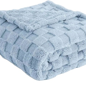 Couvertures en molleton bleu jaune gris vert Couverture à carreaux confortable et douce pour les filles - Product Image 1