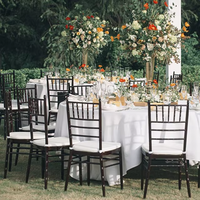 Chaise de mariage en résine plastique blanche Tiffany, nouveau design, pour la vente en gros, chaise empilable moderne Chiavari en acajou