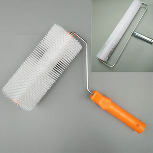 Rodillo Manual de Plástico con Púas para Desespumar Pisos Epóxicos - Product Image 1