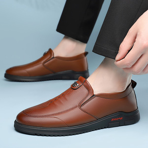 Mocasines de cuero para hombre, punta redonda negra, suela suave, zapatos informales de negocios, tacón plano, estilo británico - Product Image 4