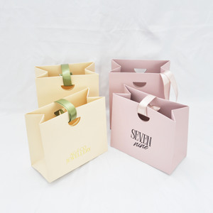 Sacs cadeaux en papier avec poignées en ruban, ensemble réutilisable, emballage cadeau, filles, enfants, anniversaire, fête de mariage, sacs de fête, bonbons, Noël - Product Image 4