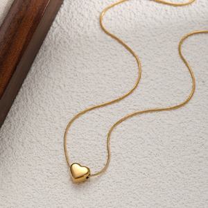 Collier personnalisé résistant à l'eau plaqué or 14k 18k en acier inoxydable 316l avec pendentif en forme de cœur pour femmes - Product Image 5