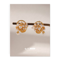 Anting-anting stud mewah bergaya vintage Prancis ala Amerika Eropa, desain niche, ringan, mewah, zircon, mutiara, keranjang bunga, bambu