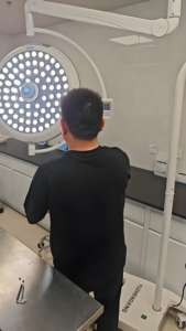 Lampada Chirurgica Dentale LED Senza Ombre Mobile per Cliniche, Ospedali e Sale Esami - Product Image 3