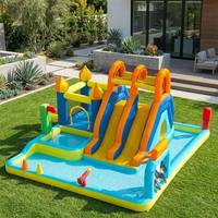 Château gonflable aquatique commercial de grande taille avec piscine à jets d'eau et toboggan double piste en PVC, idéal pour la location lors de fêtes d'enfants